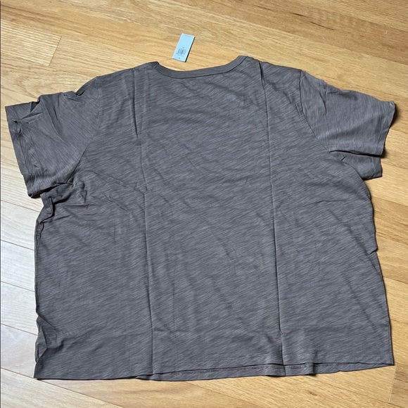 Set of 2 | NWT | Old Navy Women's 100% Cotton Short  Sleeve Ts in Tan and Purple - Picture 6 of 10